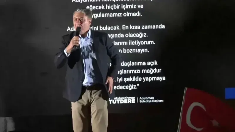 CHP'li Murat Emir Miting Sonrası Kürsüden Düştü: Kaburgasında ve Omurgasında Kırıklar Tespit Edildi 3