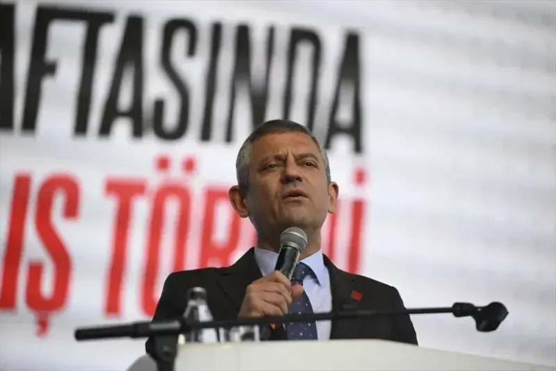 Cem Küçük’ten Sarsıcı İddia: “Özgür Özel İstifa Edebilir” 3