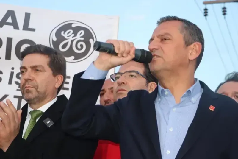 Cem Küçük’ten Sarsıcı İddia: “Özgür Özel İstifa Edebilir” 6