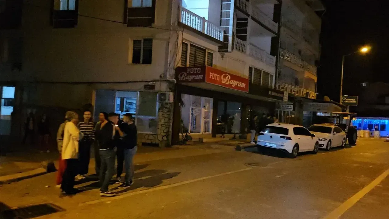 Balıkesir Sındırgı'da 4,5 büyüklüğünde deprem 3