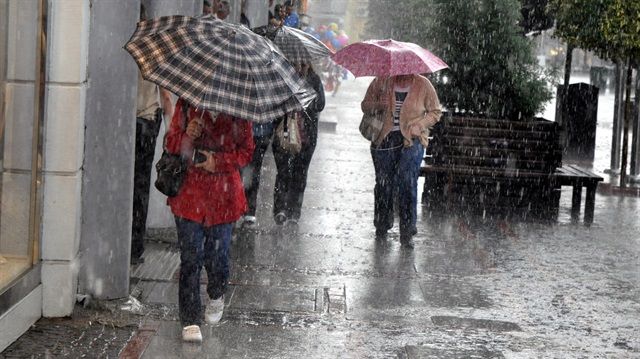 İstanbul’da Sağanak Alarmı! Meteoroloji Saat Verdi 4