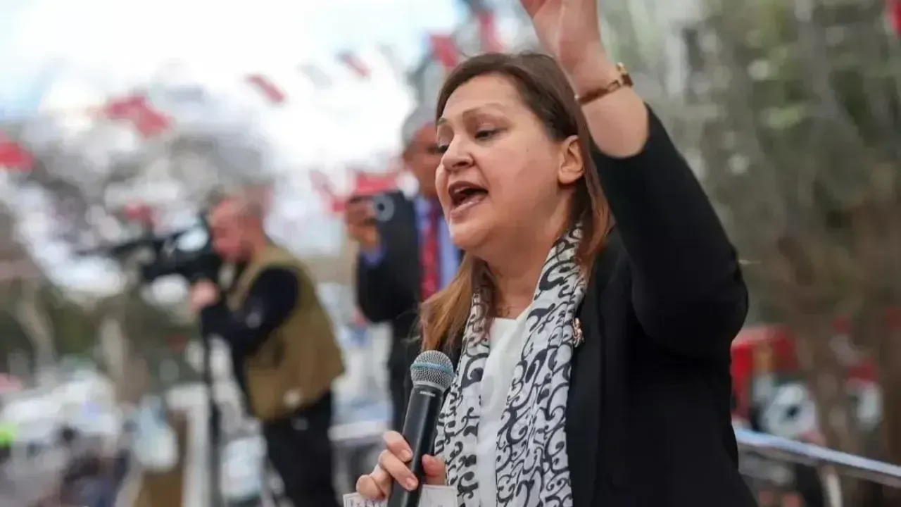 Burcu Köksal’dan Çarpıcı Çıkış: “Hiçbir Yere Gitmiyorum 2