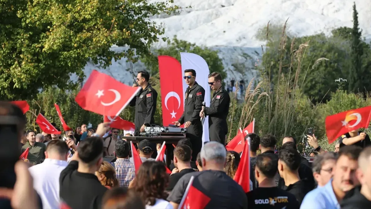 SOLOTÜRK'ten nefes kesen gösteri 4