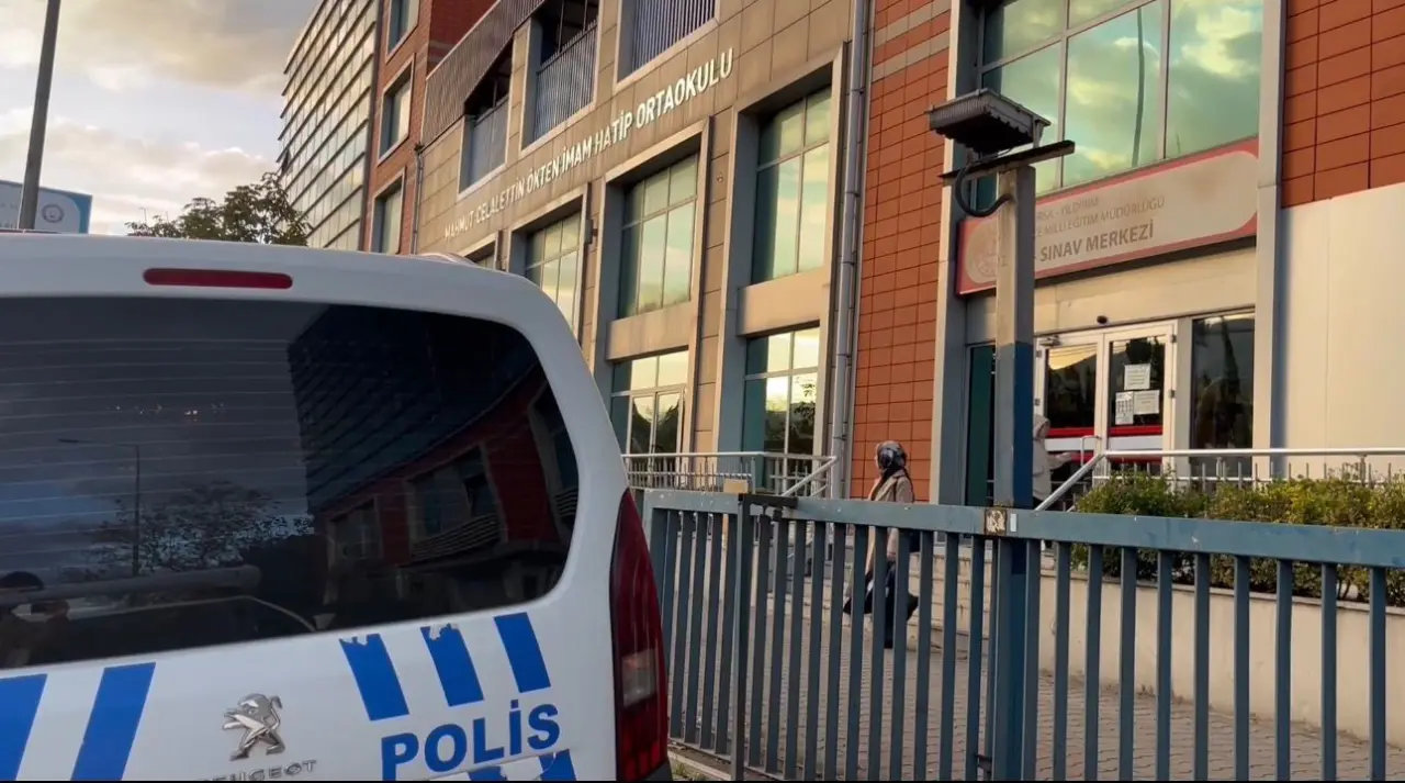 Zehirlenme şüphesi ve son kullanma tarihi skandalı: Bursa’daki okulda veliler ayakta 2