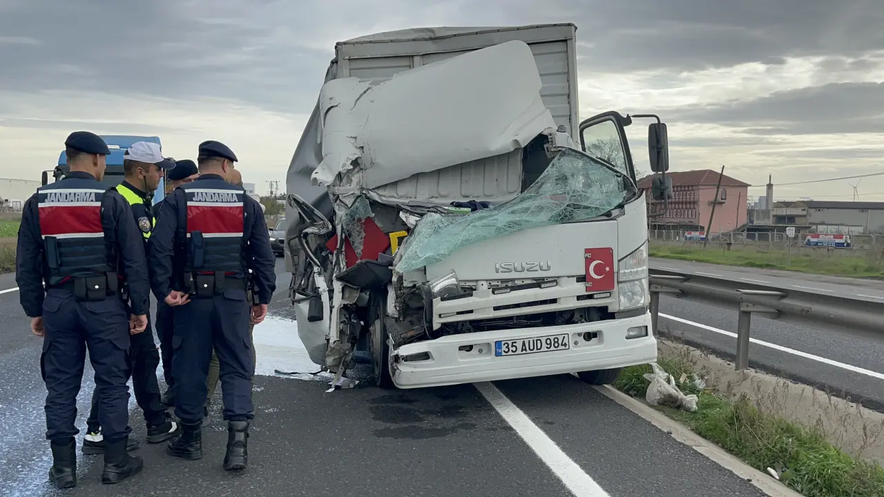 Hurdaya dönen kamyonetten mucizevi bir şekilde kurtuldu! 2