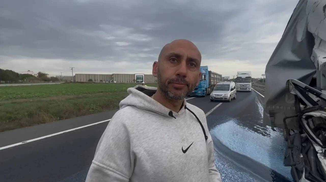 Hurdaya dönen kamyonetten mucizevi bir şekilde kurtuldu! 4