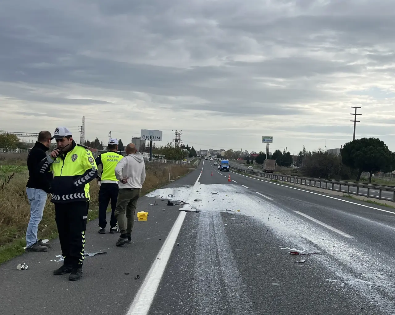 Hurdaya dönen kamyonetten mucizevi bir şekilde kurtuldu! 6