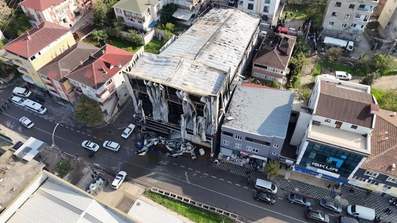 6 kişinin hayatını kaybettiği parfüm tesisinin içinden ilk görüntüler 4