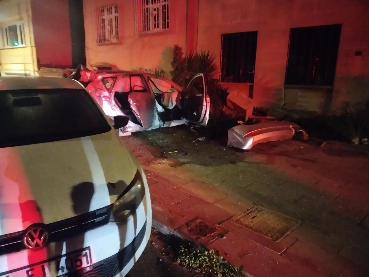 Üsküdar’da feci kaza: Ortalık savaş alanına döndü! 2