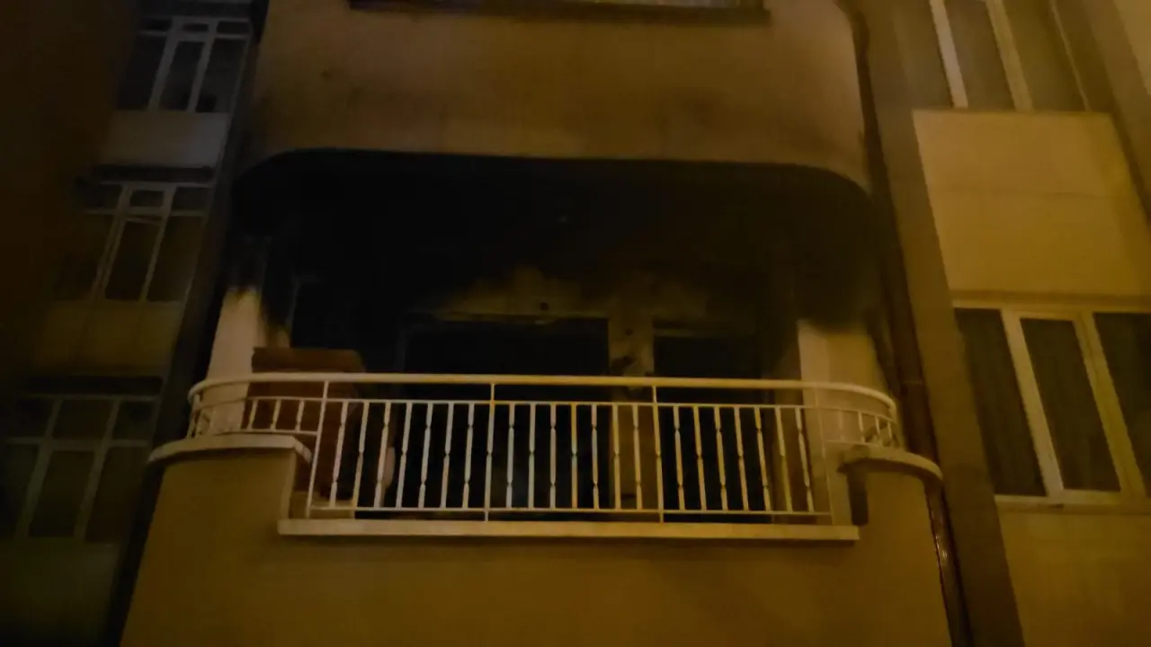Kütahya’da gece yarısı faciası! Alevler apartmanı sardı 1