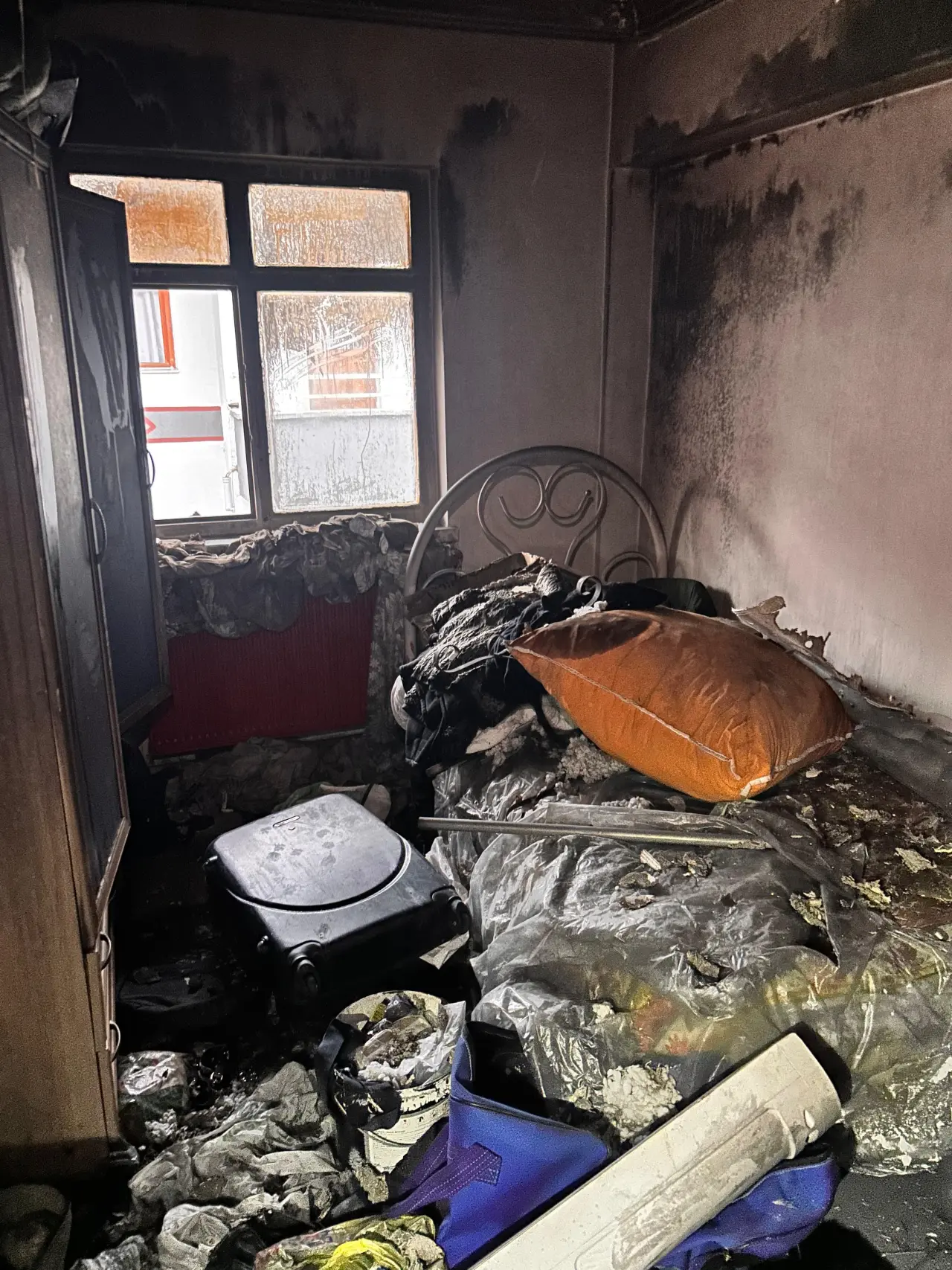 Mamak’ta şoke eden yangın! Apartman alevler içinde 2