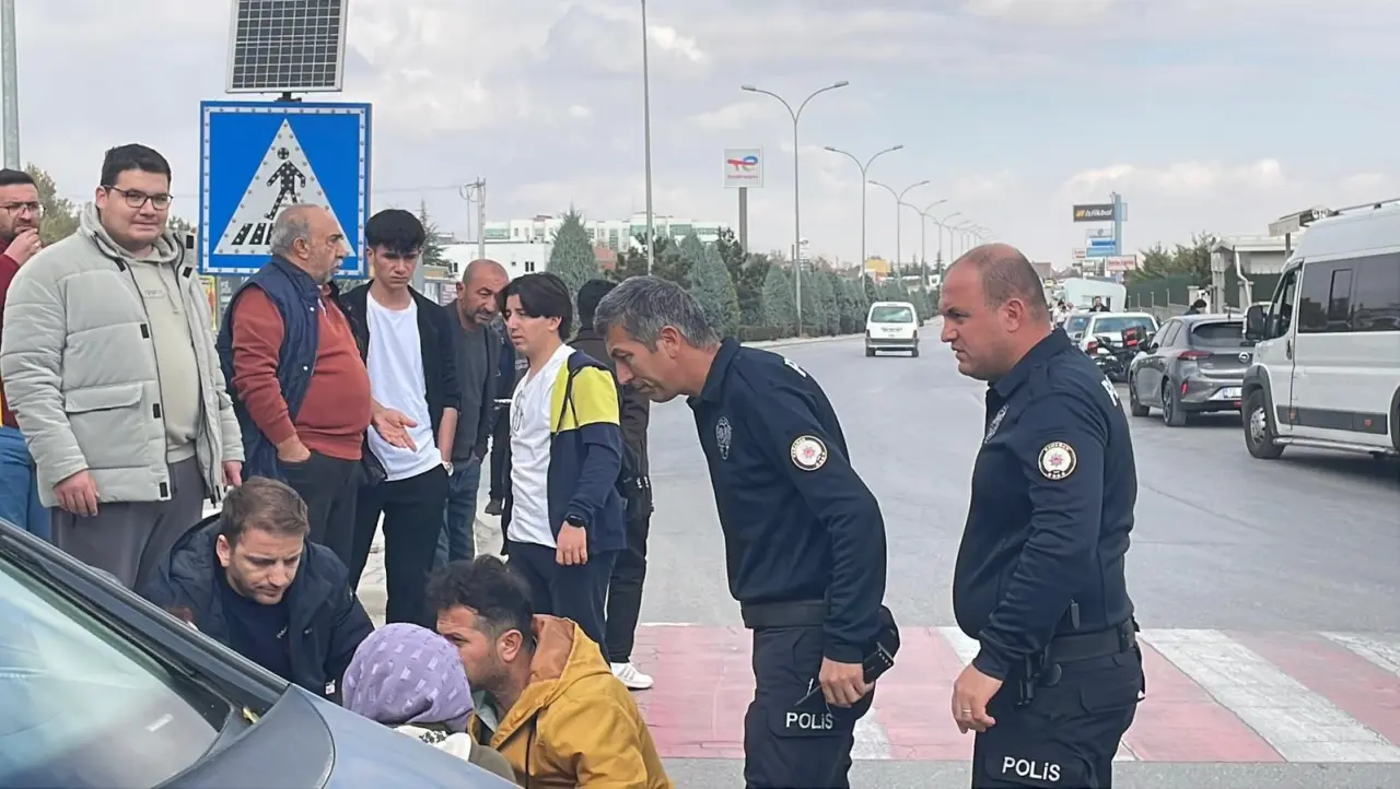 Karaman’da kavşakta feci çarpışma! Olay yerinde hareketli dakikalar 3