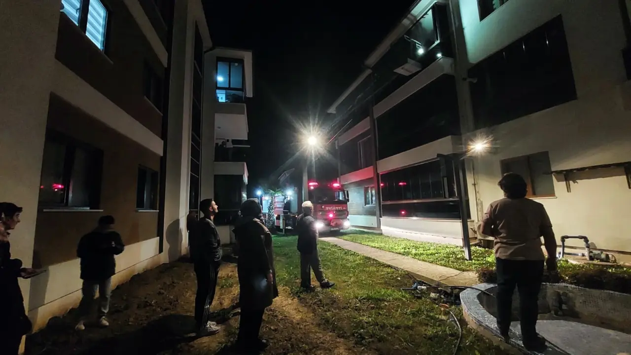 Akyazı’da nefes kesen kurtarma: Çocuğu kurtarabilmek için zamanla yatıştılar! 2