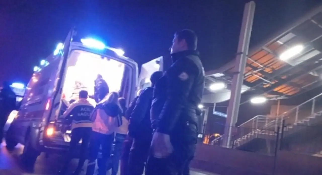 Bursa’da eğlence mekanı önünde silahlı çatışma! 1'i ağır 2 yaralı 3