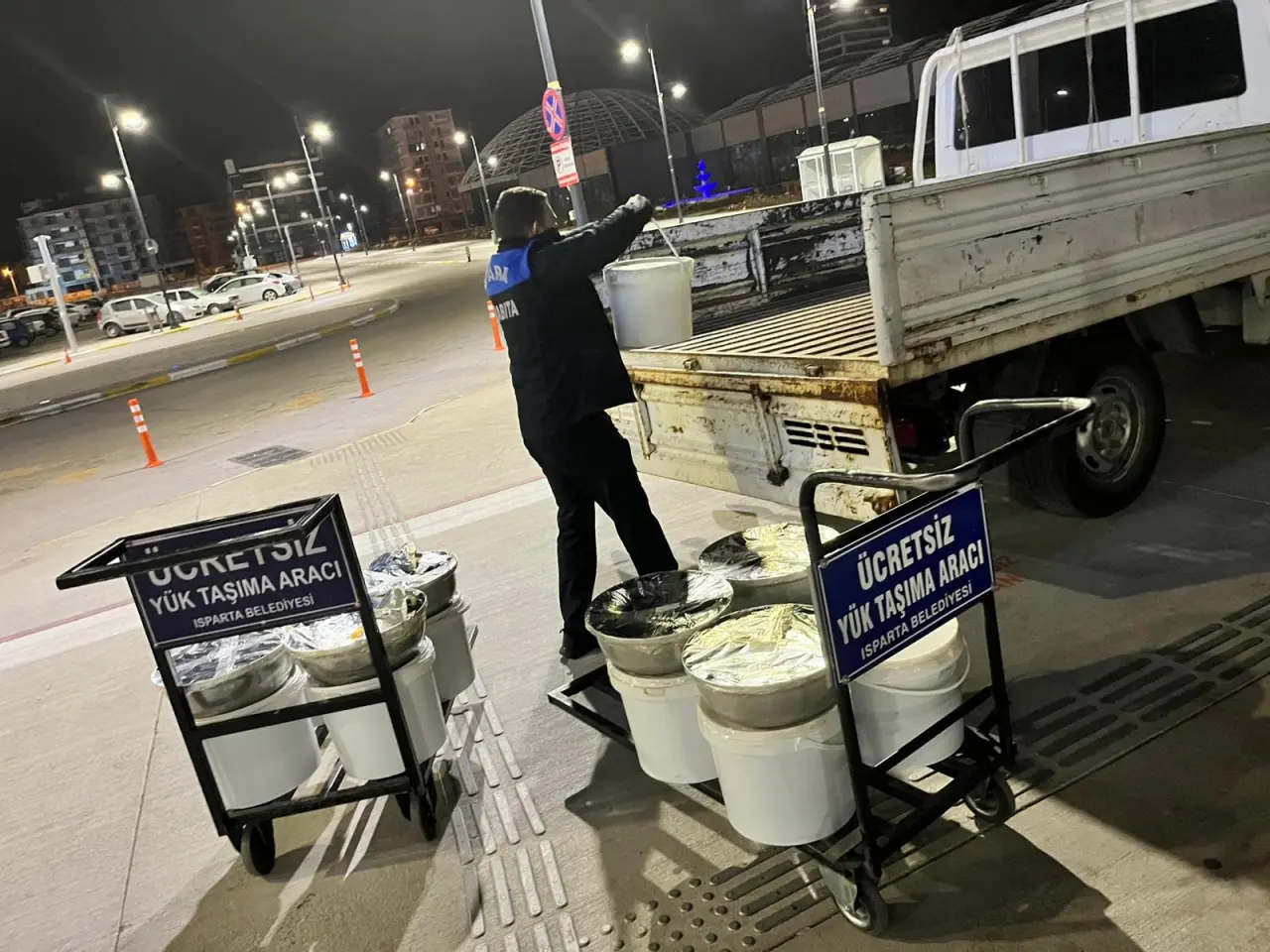 Ankara'dan Isparta'ya hijyensiz yolculuk! Bagajda sarma ve dolmalar yakalandı 3