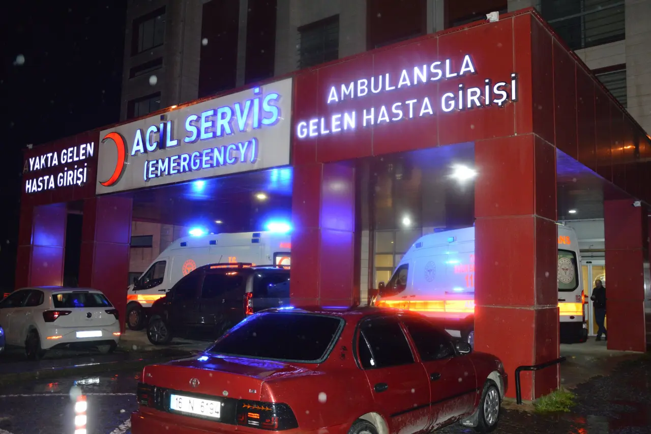 Samsun’da korkunç çarpışma! Otomobil tıra ok gibi saplandı 5