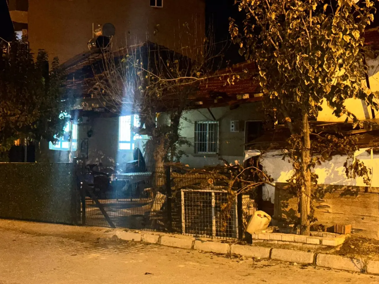 Tüfekle şakalaşma cinayetle bitti! Genç kız başından vuruldu 1