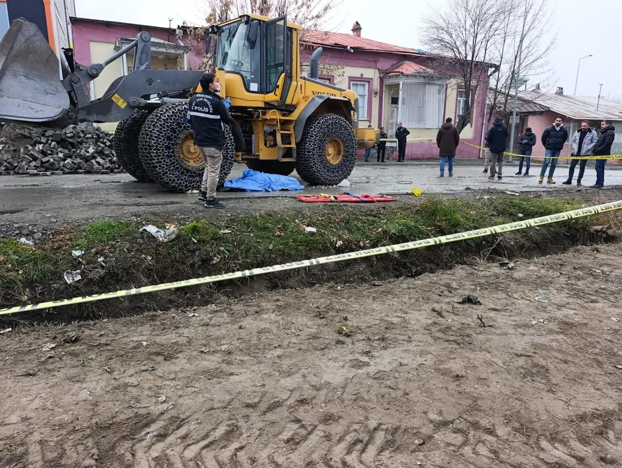 Feci Kaza! İmam Kepçenin Altında Kaldı 3