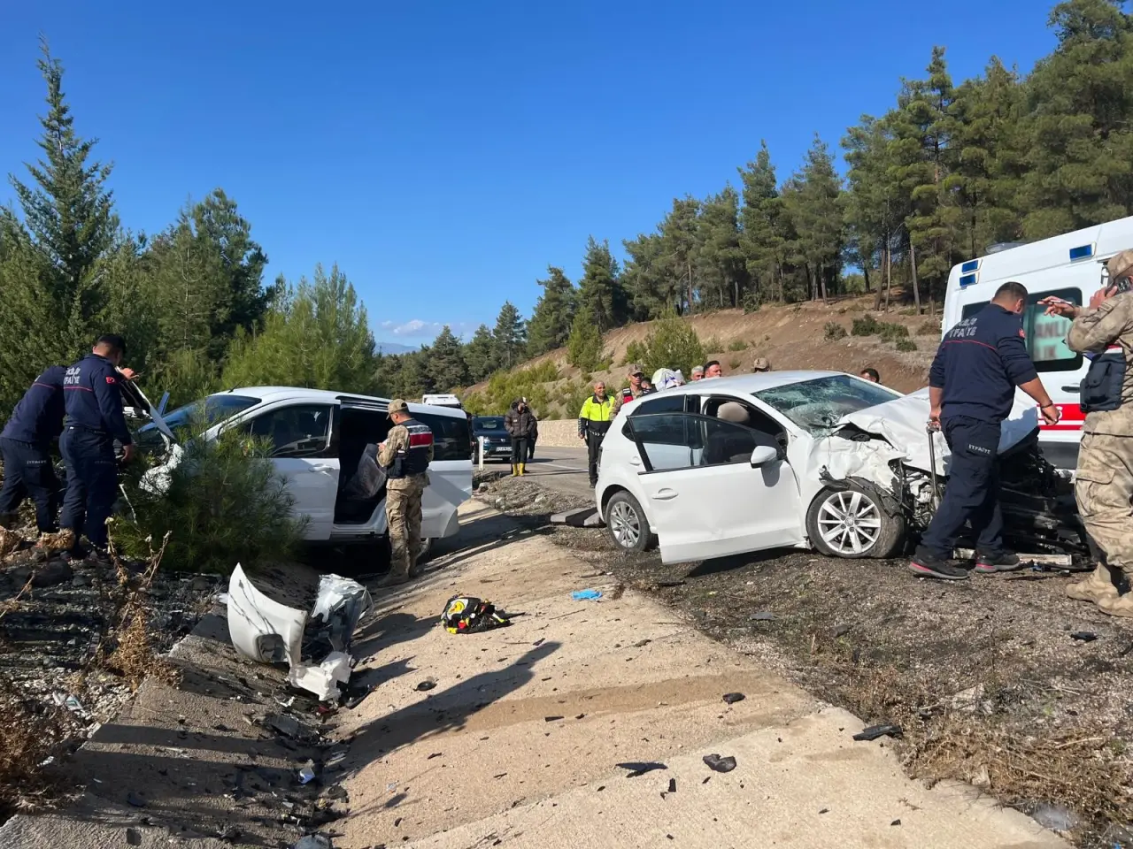 Kilis-Hatay yolunda feci kaza! 5’i ağır 6 yaralı 3