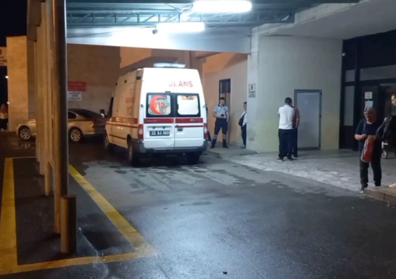 Kapıkule’de bir anlık hata felakete döndü: Gümrük memuru araçlar arasında kaldı 4