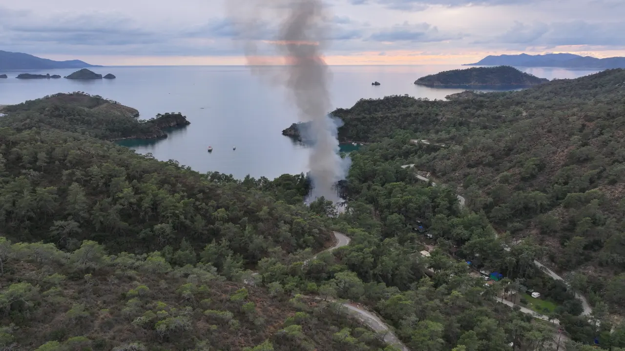 Muğla’da karavan yangını ormana sıçradı! Ekipler seferber 2