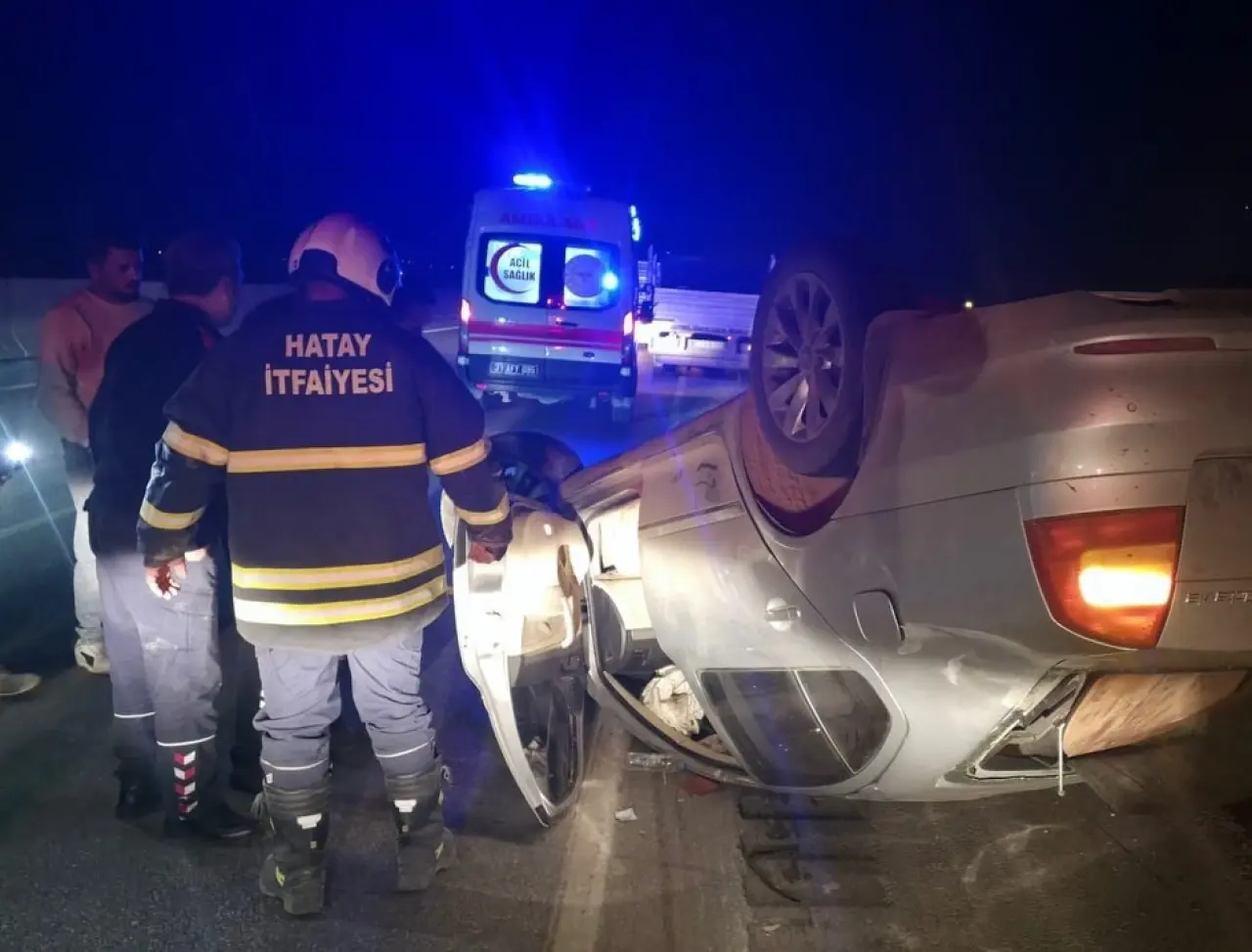 Hatay’da feci kaza! Takla atan otomobil ters döndü, sürücü yaralı 1