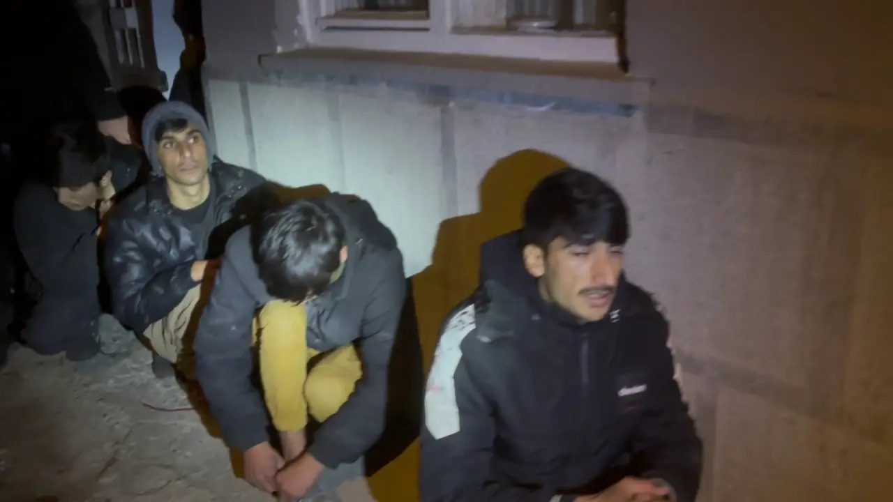 Erzurum'da polis kaçak göçe dur dedi 1