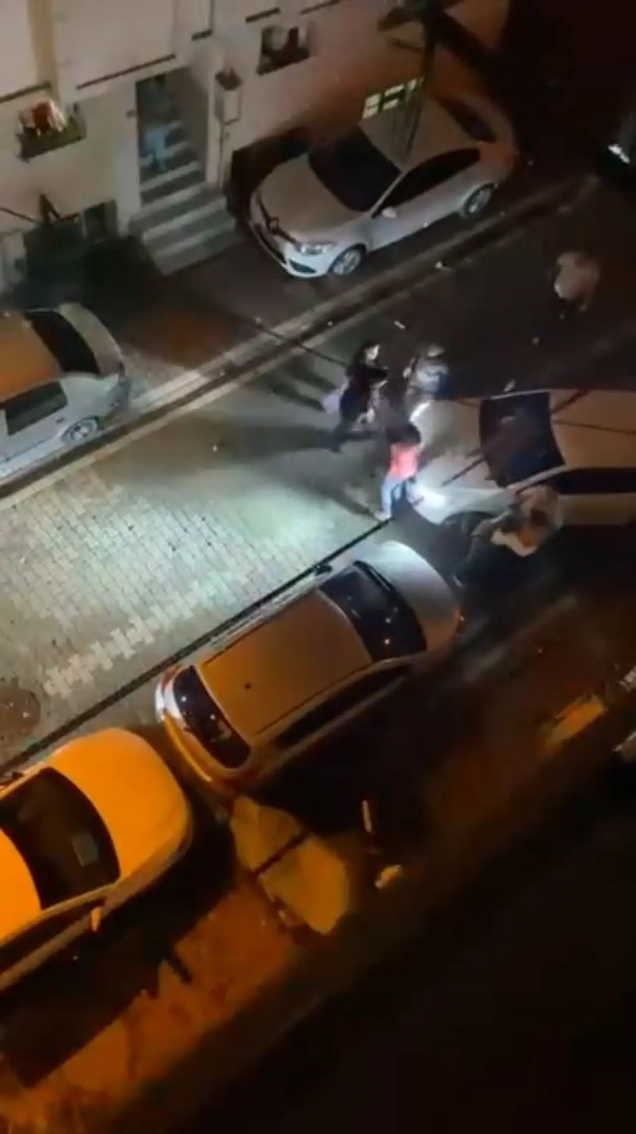 Park yeri kavgası sokakta savaş alanı yarattı! Çığlıklar mahalliyi inletti 3
