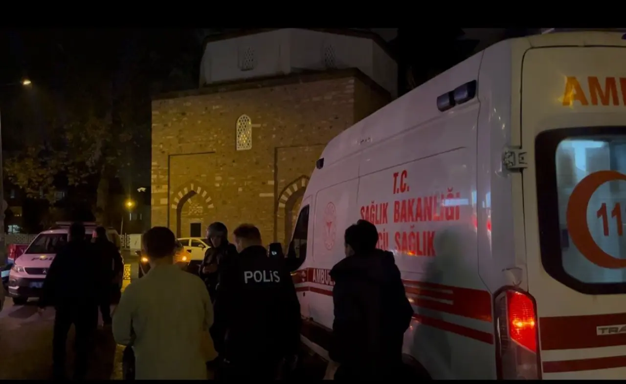 Yağışlı hava felaketi getirdi: Bariyerlere feci şekilde çarptı! 5