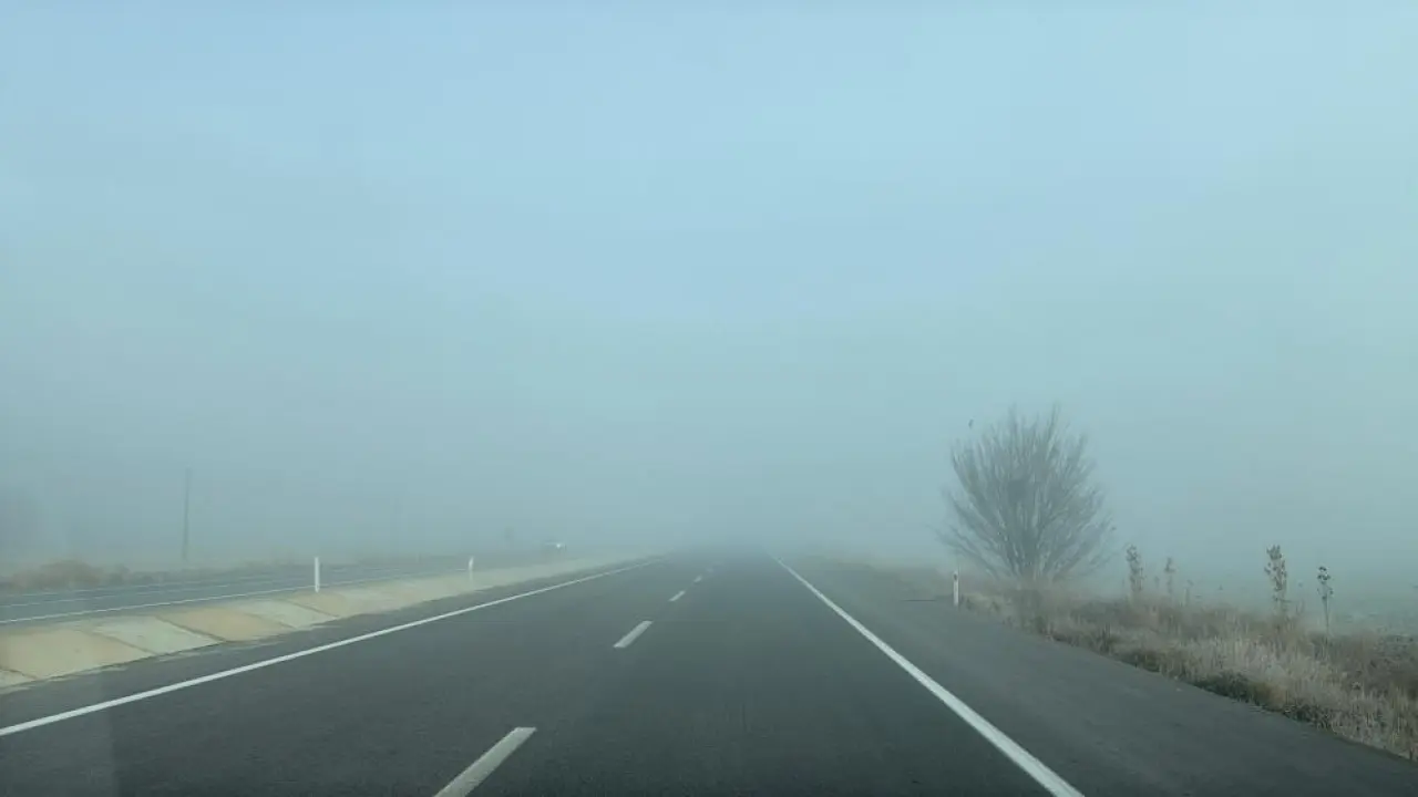 Görüş mesafesi sıfıra düştü! Ana bağlantı yolu trafiğe kapandı 1