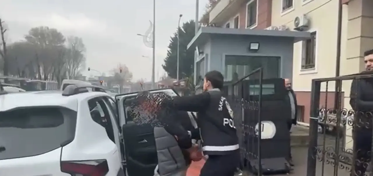 Sakarya’da pes dedirten hırsızlık! Camiyi soydu, tırı çalıp TEM’e çıktı 3