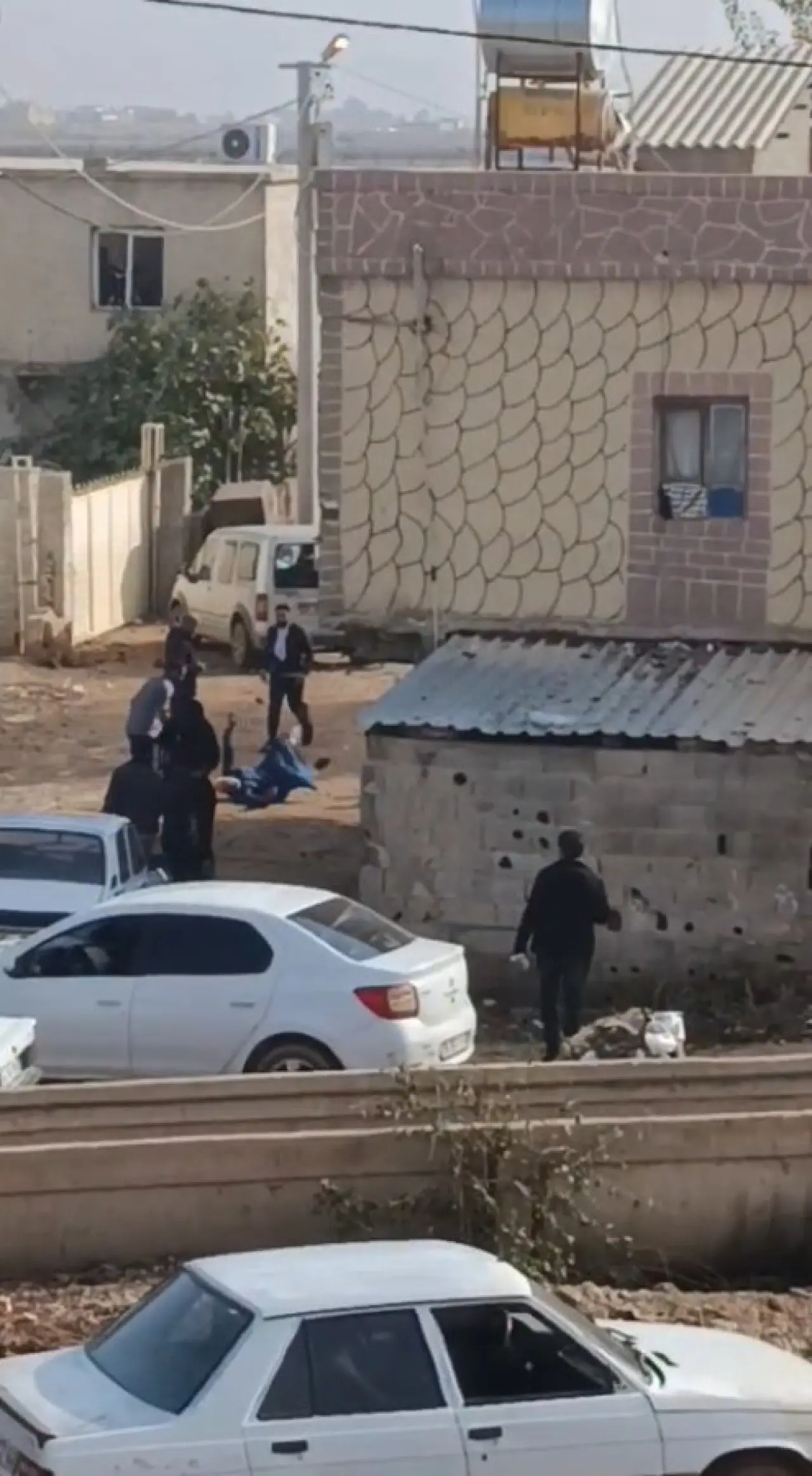 Şanlıurfa’da çocuk kavgası kanlı sokak savaşına dönüştü! Taş, sopa ve silahlar 4