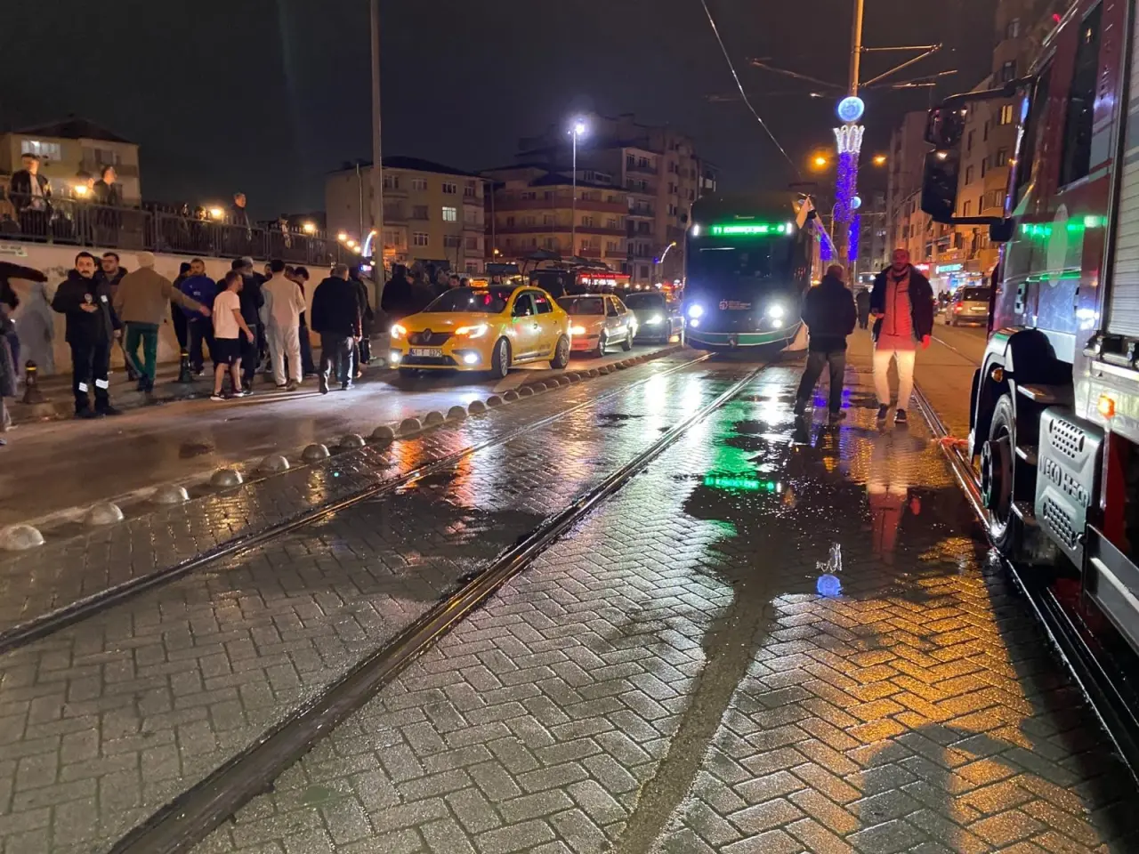 Tramvayın altında kalmıştı: Yaşlı kadından acı haber! 2