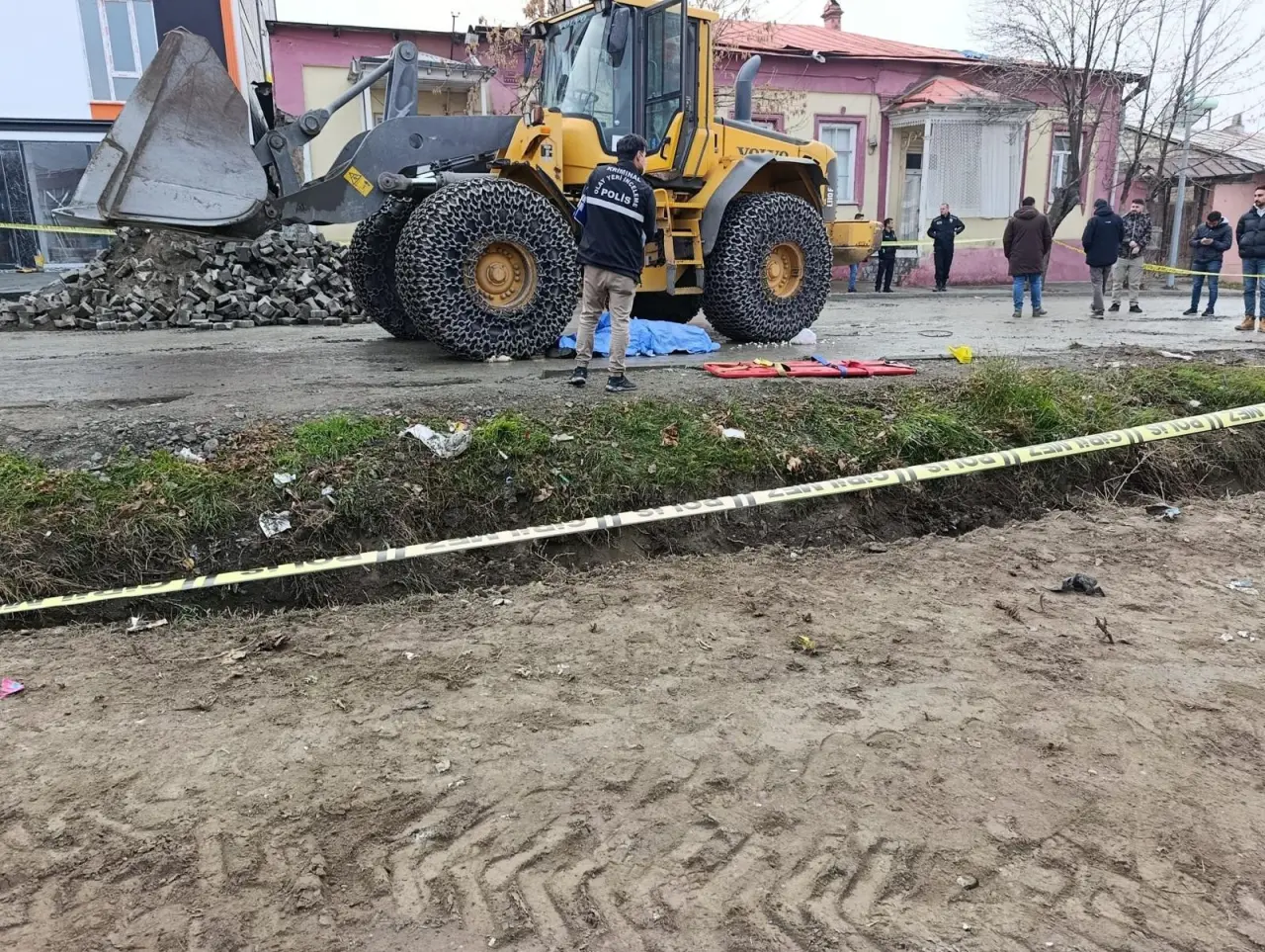 Feci Kaza! İmam Kepçenin Altında Kaldı 1