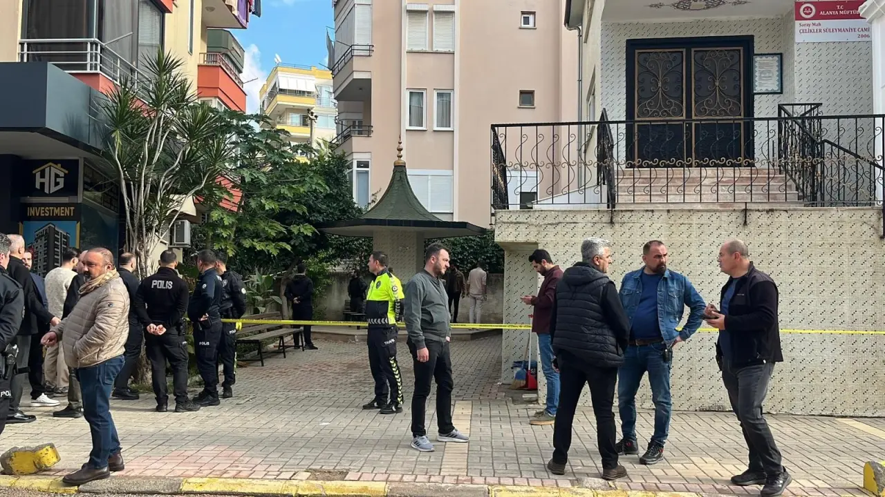 Alanya'da kan donduran olay! Dayı yeğenlerine peş peşe ateş etti 3