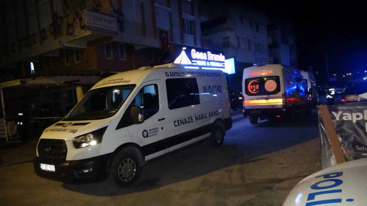 Antalya'da market sahibi dehşet saçtı: 'Çökmeye geldiler, öldürdüm!' 5
