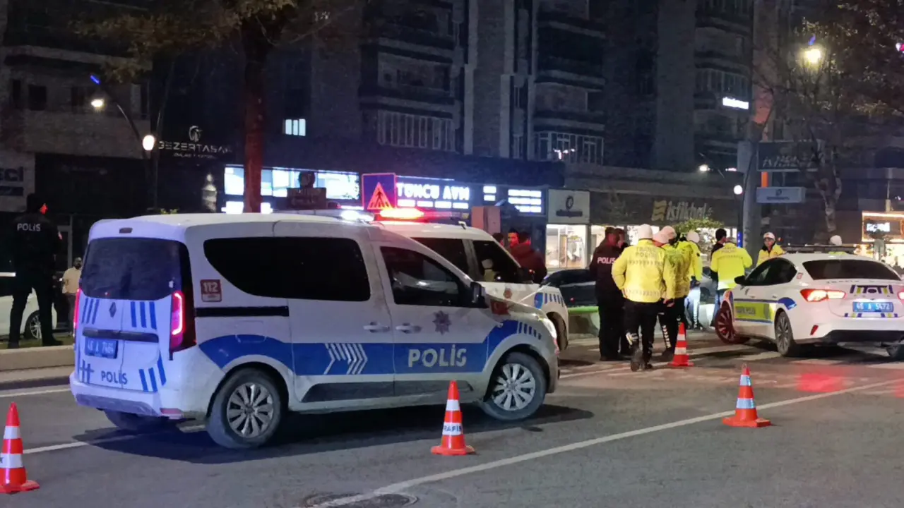 Kahramanmaraş'ta yarış yaptıkları öne sürülen araçlar motosikleti biçti! 1 ölü, 1 ağır yaralı 6