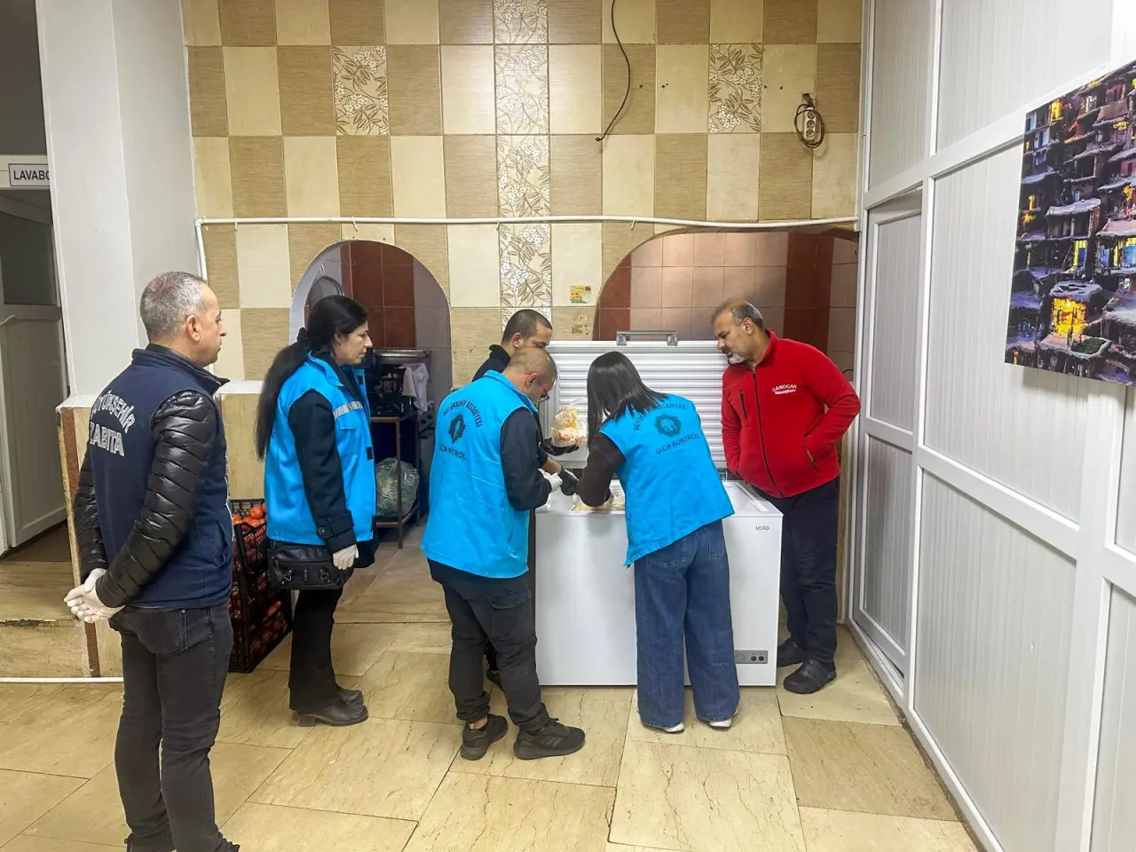 Her yerde tarihi geçmiş gıda! zabıtalardan  Sert Müdahale 3