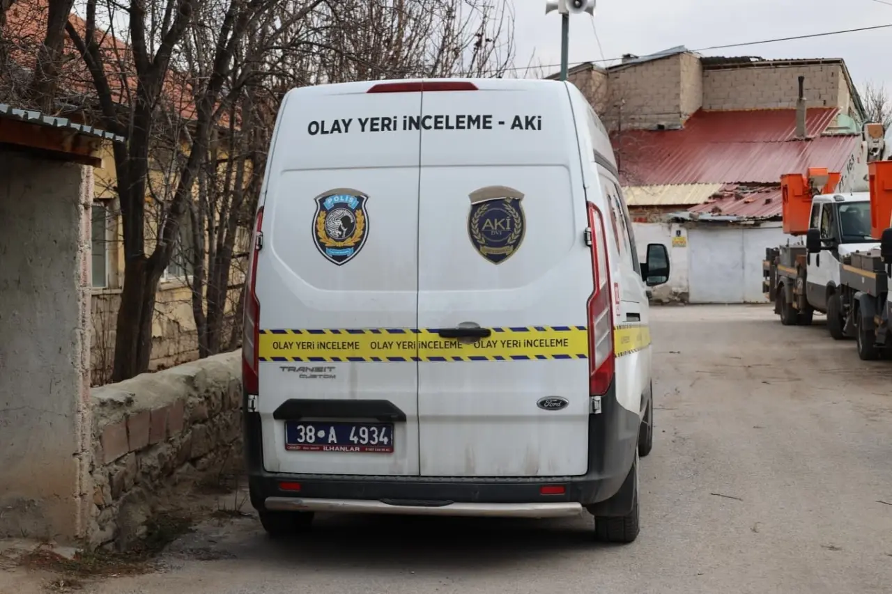 Bünyan’da sobadan çıkan yangın can aldı! 4