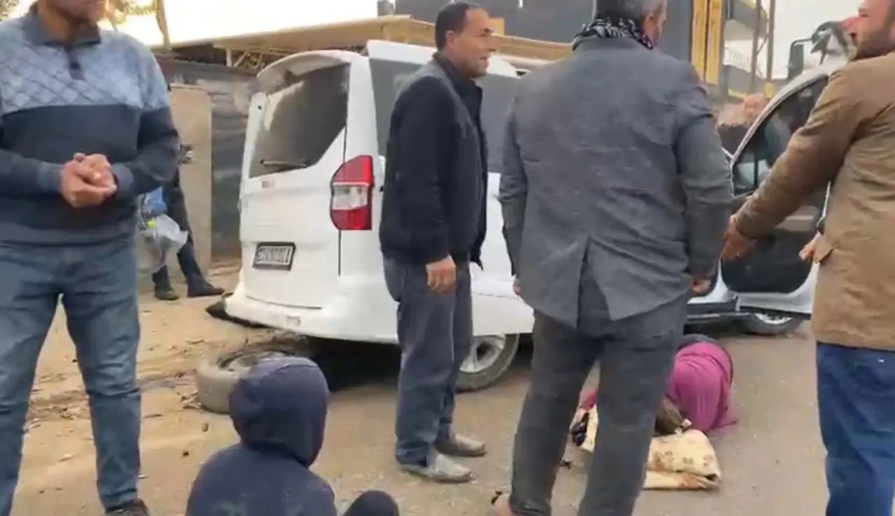 Şanlıurfa’da yol üzerinde dehşet anları! İki araç birbirine girdi 1