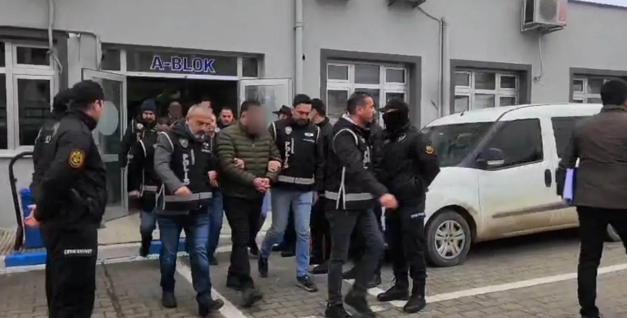 Yolcu otobüsünde silah atölyesi gibi sevkiyat! 4