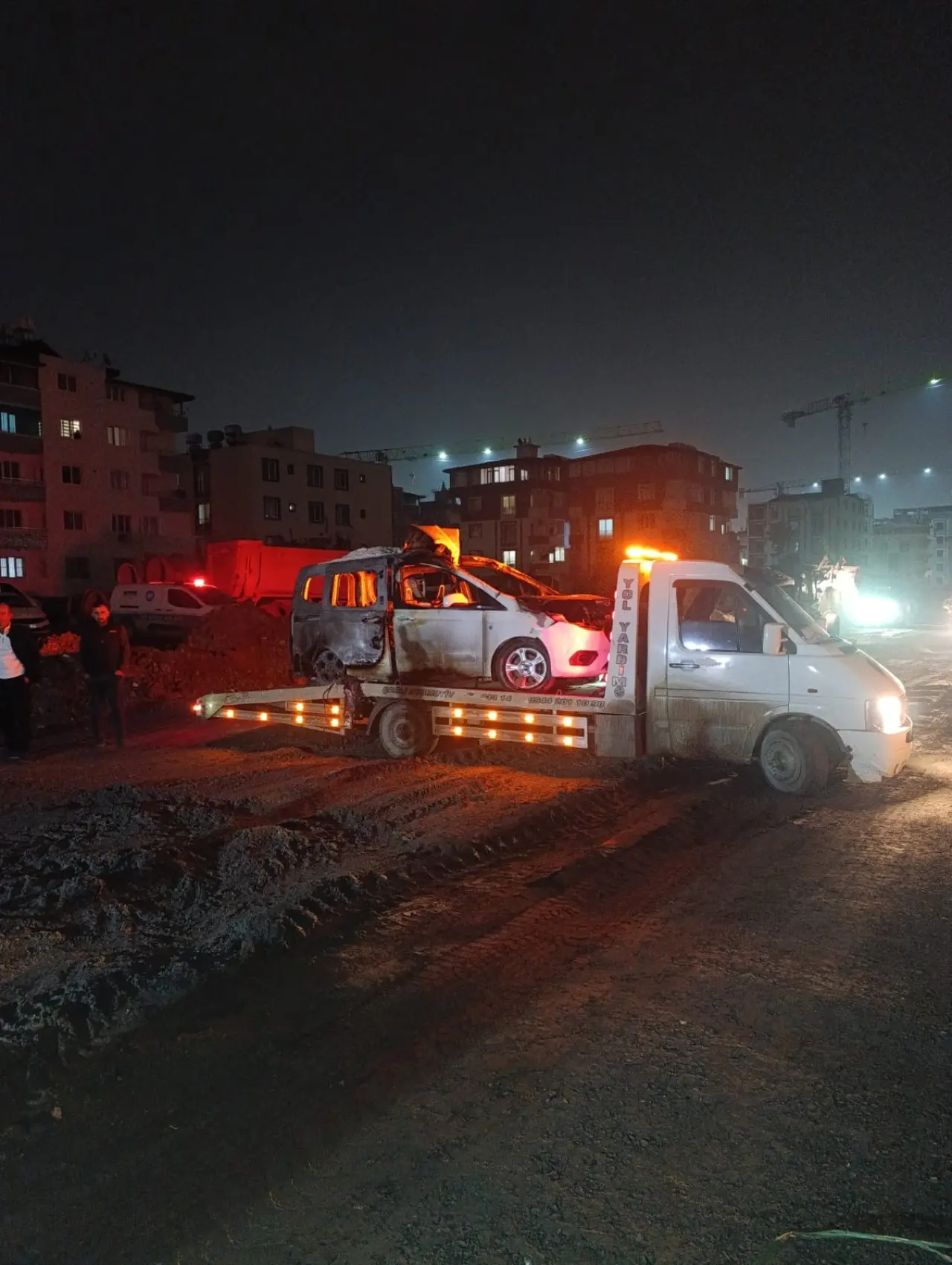 Hatay’da şantiye faciası! Doğalgaz sızıntısı aracı yaktı 4