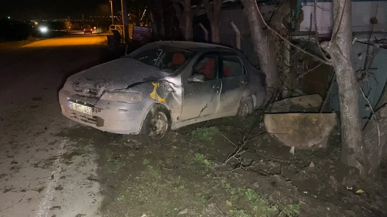 Bursa’da feci kaza! Kontrolden çıkan araçta 4 genç kız yaralandı 3