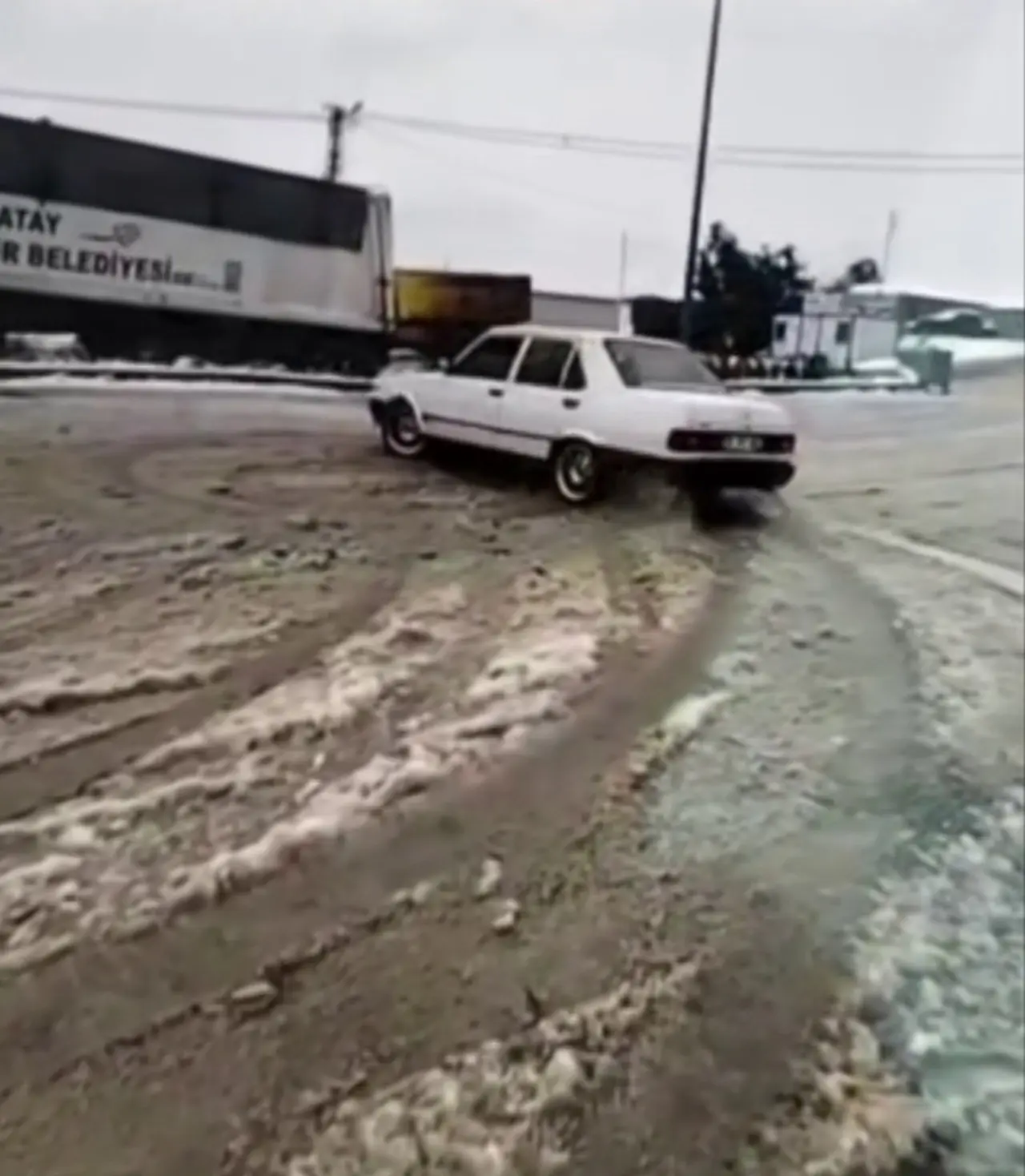 Sosyal medya paylaşımı ele verdi: Karda drift atan sürücüye rekor ceza! 1