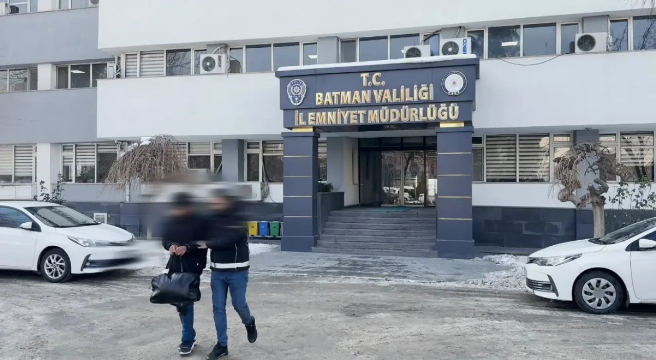 Yolcunun midesinden 64 parça uyuşturucu çıktı! Görenler gözlerine inanamadı 2