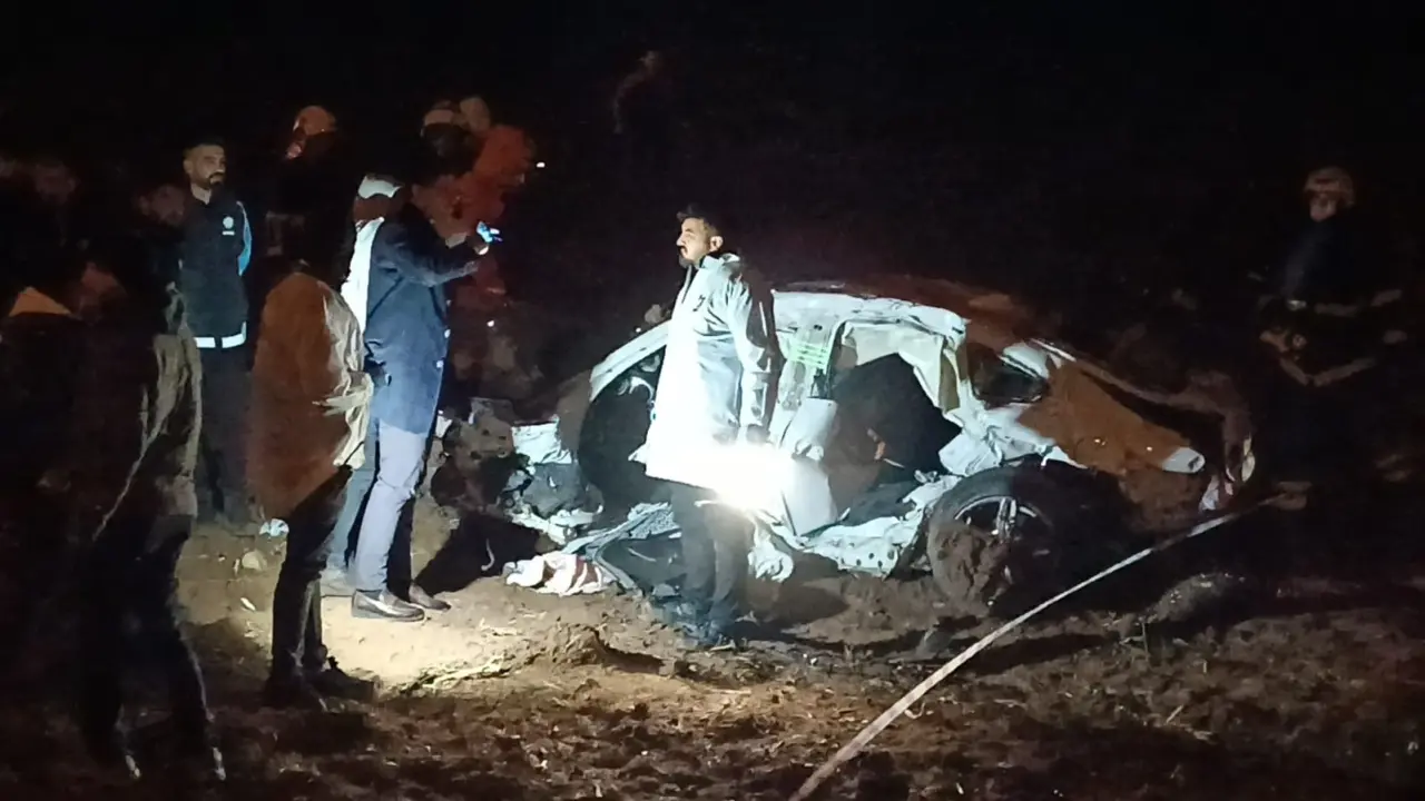 Batman'da feci kaza! 4 genç hayatını kaybetti, köyler yasa boğuldu 1