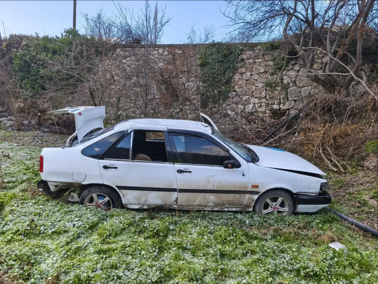 Bilecik’te dehşet anları! Kontrolden çıkan otomobil şarampole uçtu 2