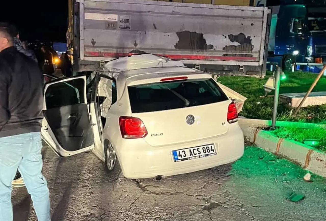 Manisa’da gece yarısı faciası! Otomobil yayaya ç.arptı, 1 Ölü 4