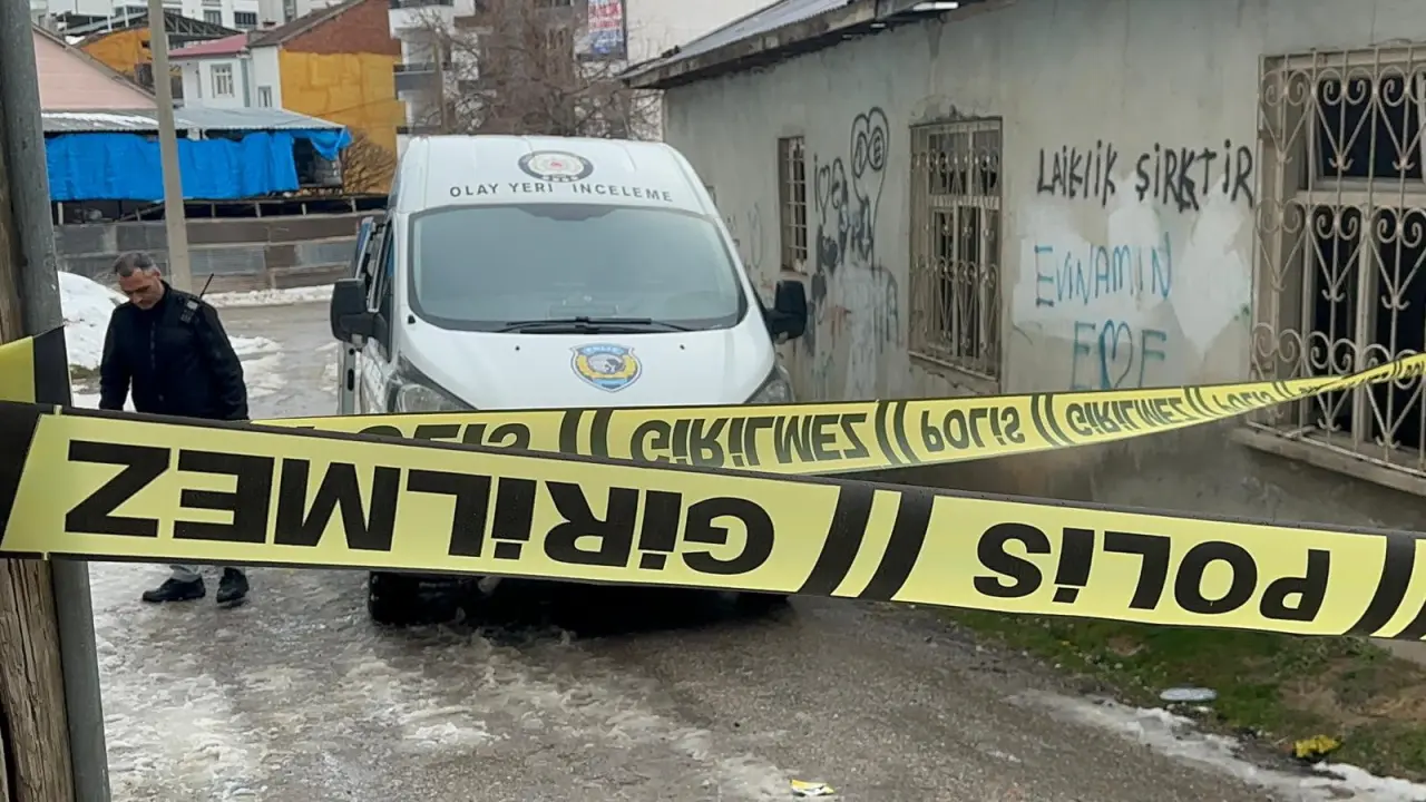 Elazığ’da silahlar patladı! Masum vatandaş yaralı 1