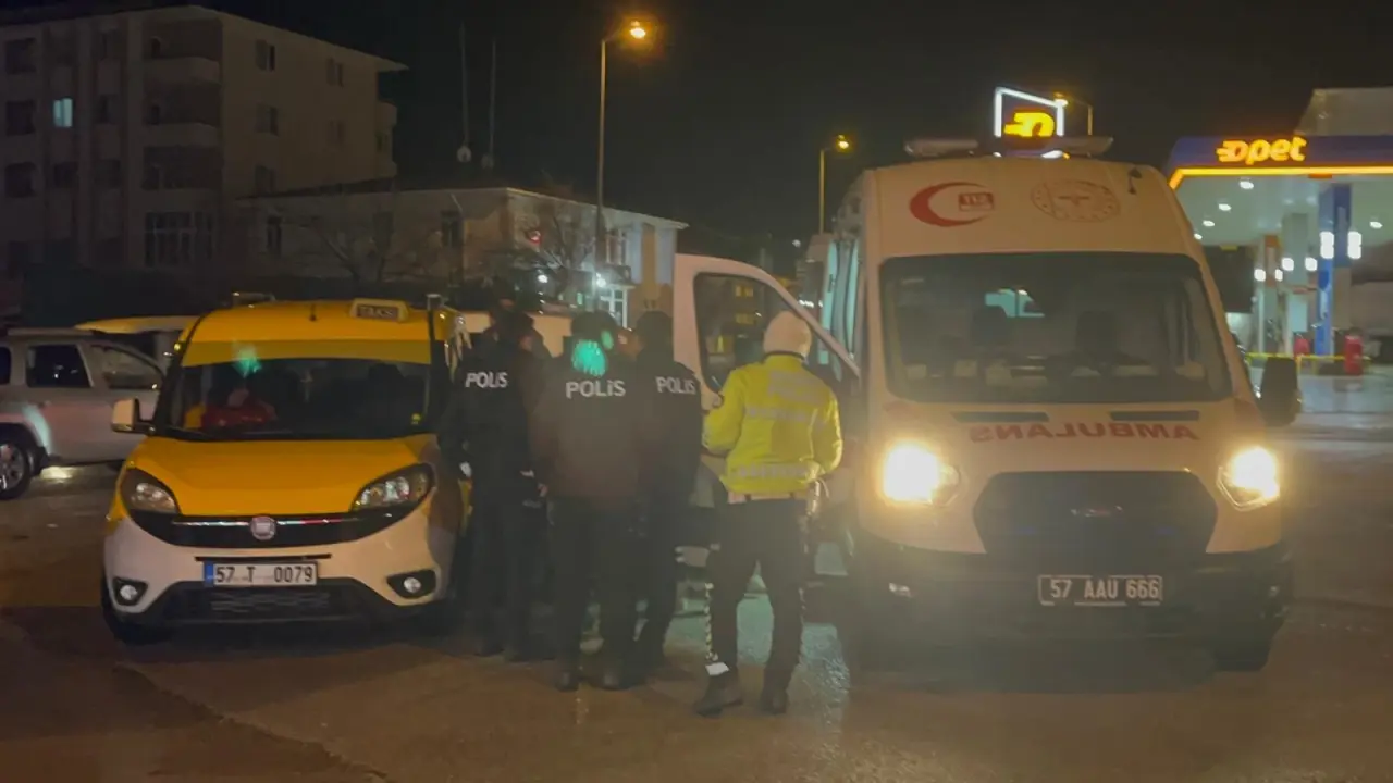 Alkol kontrolünde çılgına döndü: Camı kırıp kafasını yaraladı! 3